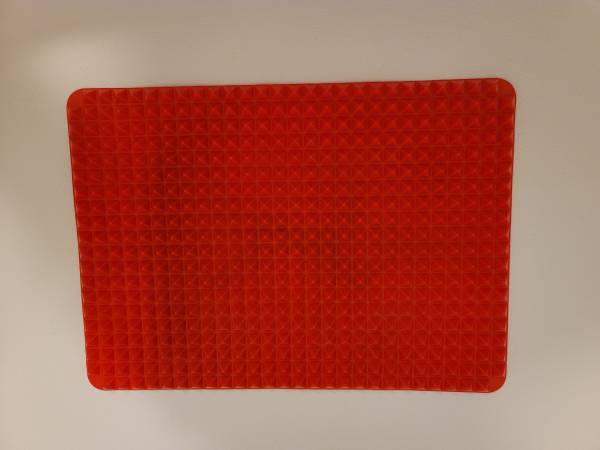 Pyramid Pan: Fat Reducing Silicone Cooking Mat For Oven & Microwave 1