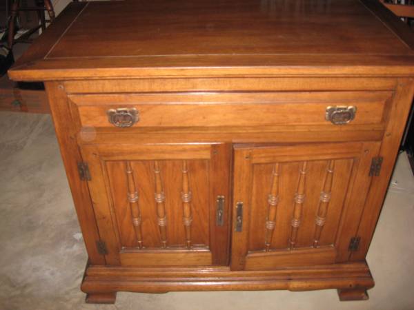 VINTAGE PECAN CHEST-BEAUTIFUL-VERY OLD 1