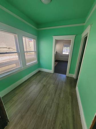 $3,450 / 2br - Amplio 2x1 en el centro de San Mateo con habitación adicional en la planta baja (san mateo)63880018837121123