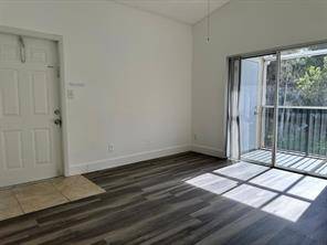 NICE GATED COMMUNITY.. BASIC CABLE,INTERNET & WATER INCLUDED 1