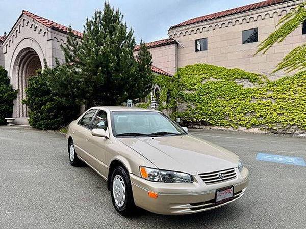 1999 Toyota Camry LE 4dr Sedan - $5777.0063617379548291123