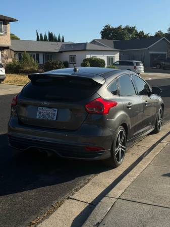 2016 Ford Focus ST - $9,200 (Oakley)63471173137281123