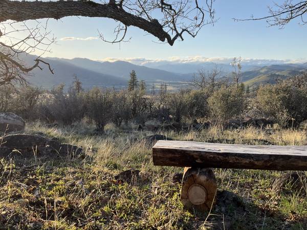 $215,000 / 1br - 500ft2 - Terreno con vista a la montaña, casa pequeña y taller a 30 minutos de Ashland63654692835073121
