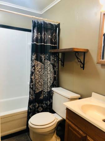 $550 / 2br - Seelyville Newly remodeled (Seelyville)63675880984833122