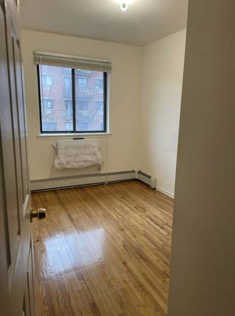 $1,120 / 3br - Alquilar una habitación para una mujer (Forest Hills)63816576076673120