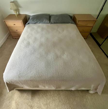 Hourly room rental/Cuarto de renta x la hora 1