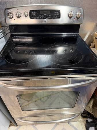 GE Range 1