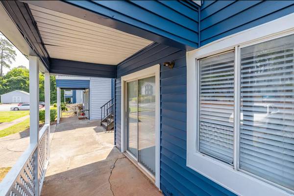 $1,289 / 2br - 1093ft2 - Beyond ordinary: 2 BR, 2 BA, 1093 Sq Ft of comfort. (Stone Mountain)63964126701954123