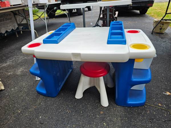 STEP2 KID'S DESK 1