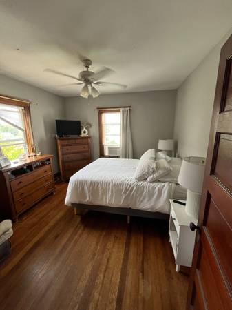 $2,500 / 2br - 1100ft2 - Amplio apartamento de 2 niveles y 6 habitaciones cerca de X-way y estación de T! ¡SIN COMISIÓN DE CORRETAJE! (Quincy)63655220391939124