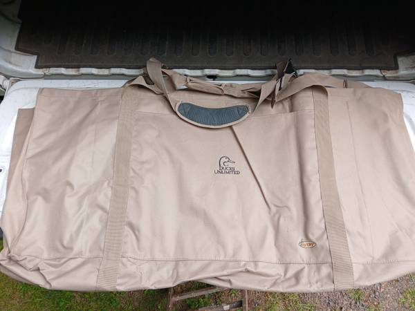 Avery 12 Slot Full Body Duck Decoy Bag, NEW! 1