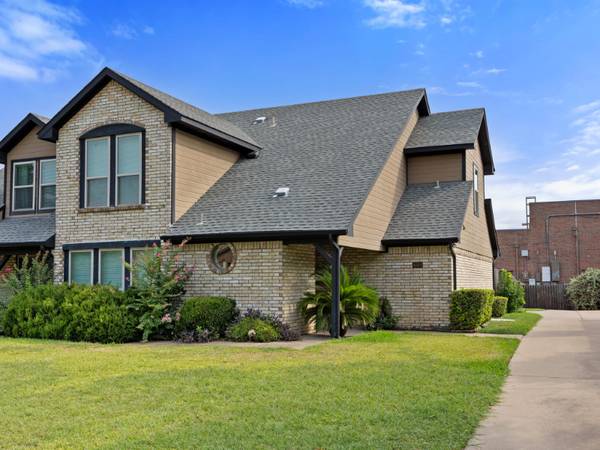 $2700.00 / 4br - 2100ft2 - COMPLETELY UPDATED CLOSE TO CHISHOLM TRAIL AND CLEARFORK63846411109379122