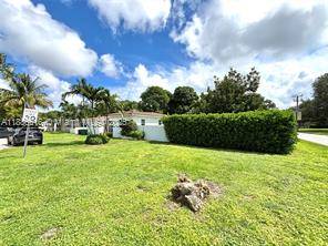 $3,600 / 3br - 1800ft2 - Bright and Updated corner home, with 3 Beds | 1 Baths | 1800 Sf (MIAMI)64049455114753122