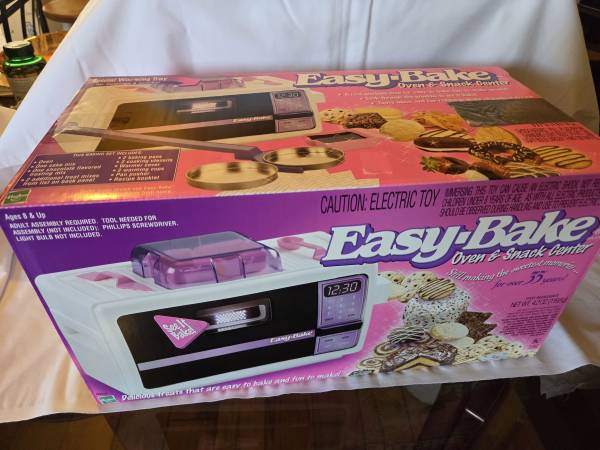 90s Easy Bake Oven 1