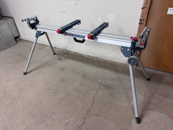 Bosch miter saw stand. Universal 1