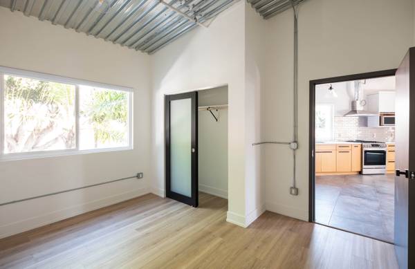 Smartlock Access, Convenient designated parking, 2/bd 1/ba 1