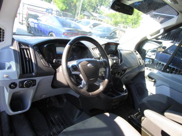 2017 Ford Transit 350 Wagon - Photo 13
