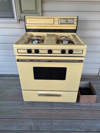 Gas range 1