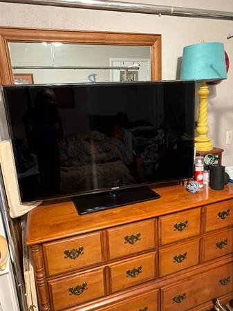 Samsung 48” smart tv 1