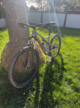 Specialized Full Suspension Women’s Mountain Bike 1