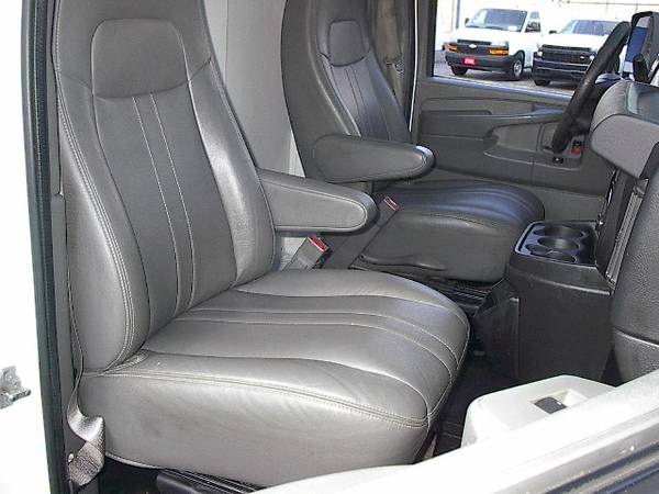2015 GMC SAVANA 3500 CUTAWAY - Photo 13