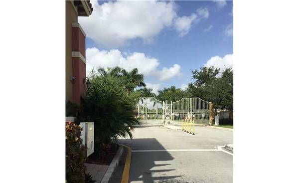 $2,850 / 3br - $2850 ENORMOUS 3B/2.5B PEMBROKE CAY (PEMBROKE PINES)64051004092290121