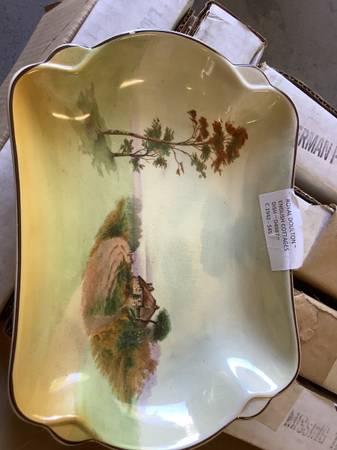 ROYAL DOULTON ~ ENGLISH COTTAGES DISH ~ D4987 ~ C.1942 1