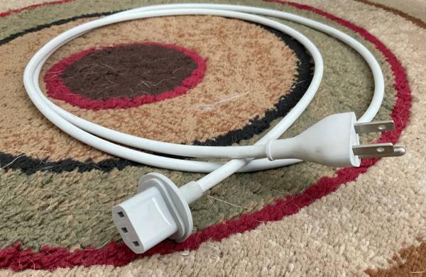 iMac power cord 1
