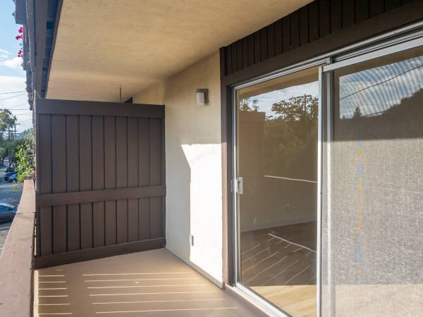 $2,275 / 1br - HUGE Stunning Remodeled 1BR/1BA Flat! Parking! - PROGRESSIVE (san anselmo)63936605218562123