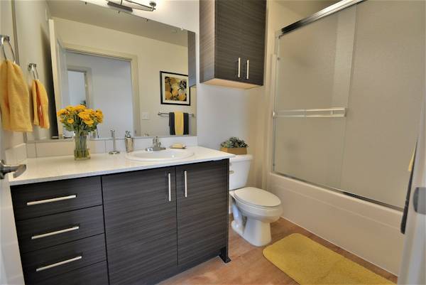 $1,450 / 1br - Sellwood Living—Walkable, Welcoming, Unforgettable - Springwater Flats (SE Portland, Sellwood, Moreland)63820848508801124