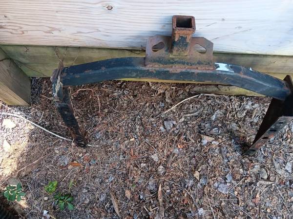 Hitch from 02 F250 will fit many others 1