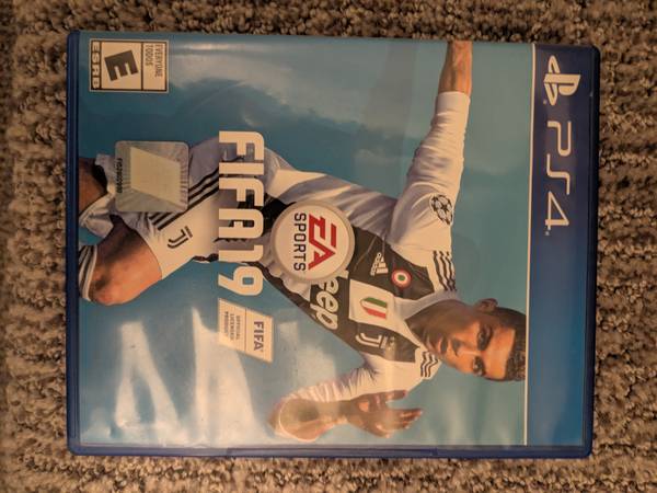 FIFA 2019 PS4 game 1