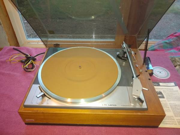 Lenco L-75 Turntable 1