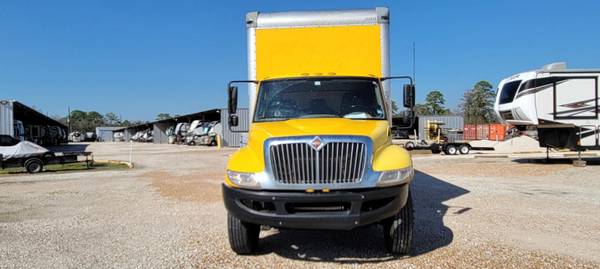 2016 International 4400 26 FT - Photo 3