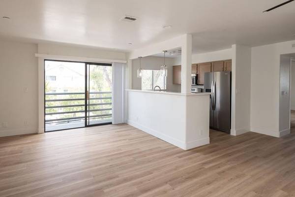 $2,645 / 2br - A must see property, 24/7 Emergency Maintenance, 2 bedroom (423 North Oxford Avenue, Los Angeles, CA)63840112676867120