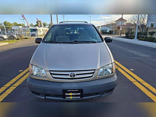 Minivan Toyota Sienna LE 2001 - $7991,00 (alameda)63477551587715123