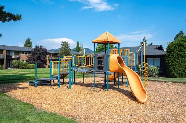 $1,225 / 450ft2 - Ready to make a move? Our Studio 450 Sq Ft is calling. (Springfield)63977276419587120