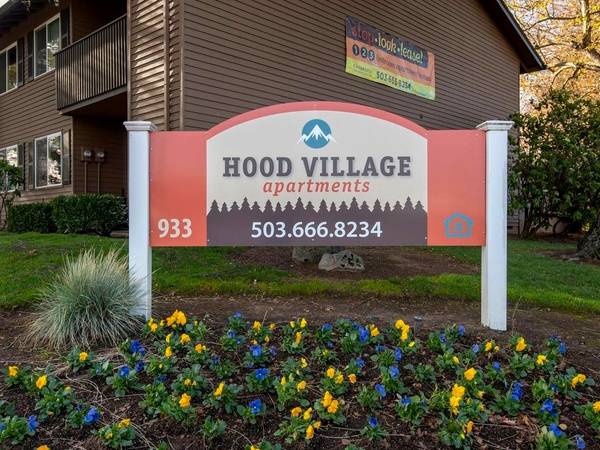 $1,349 / 1br - 800ft2 - SPACIOUS, TRANQUIL, 1 BR APARTMENT BY MAX, BUS MALL (Gresham - Central City)64038881310337120