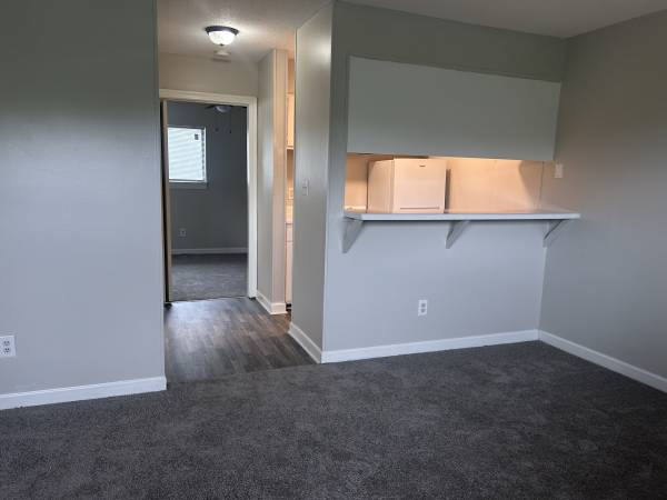 $835 / 1br - Ideally Located 1-Bedroom Apartment for Rent / Pepper Tree Apartments (Greensboro)64027279230210124