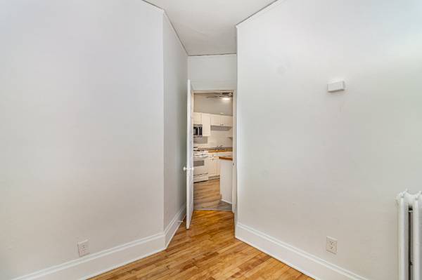 $1700.00 / 2br - 1150ft2 - Newly Refurbished 2+ Bed, 1 Bath Unit on Bryant & 35th | Available imm64003961354625123
