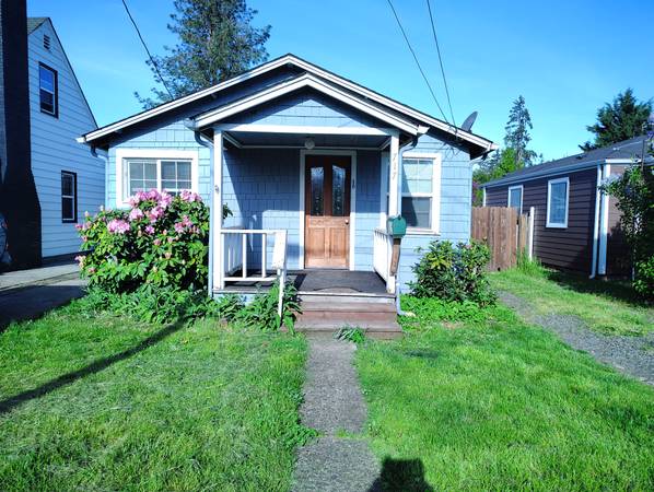 $1,400 / 2br - 717 S. 2nd Street - Available Soon (Cottage Grove)63977277457410120