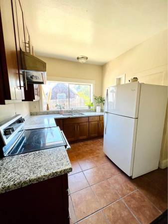 $4,400 / 6br - 1700ft2 - 6br - Charming Oakland Home | 6BR, 3BA, Natural Light! (oakland lake merritt / grand)63889098891521124