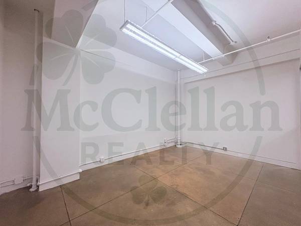 $5,014 / 1880ft2 - Large Office Loft, Glass Meeting Rooms, $32/ft (Midtown West)63854290031873124