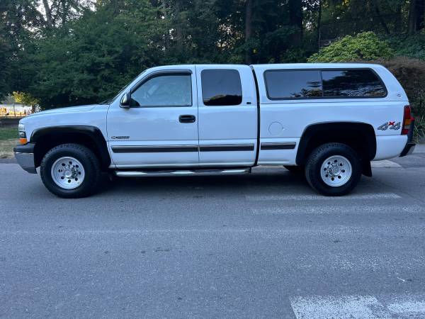 2000 Chevy Silverado 2500HD Extended cab 4X4 low miles - $10,900 (Puyallup)63654705291139121