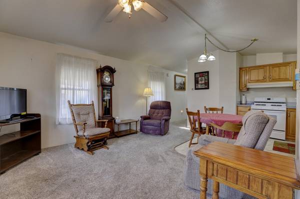 $860 / 1br - 768ft2 - Cozy mobile home (Sheridan)64018613360130120
