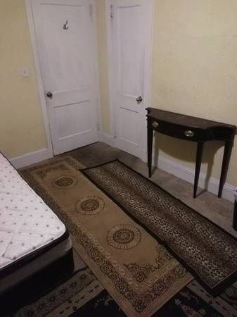 $900 / 1br - Private room,updated bath & kit walk to Ocean (Lake Worth Beach)63825138355201124