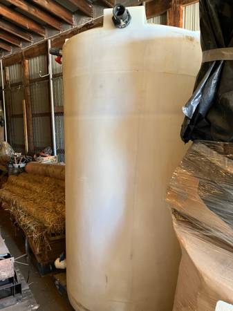 530 gallon water tank 1