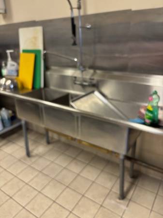TRIPLE BASIN USED STAINLESS STEEL 90" SINK WITH DRAIN FAUCET 1