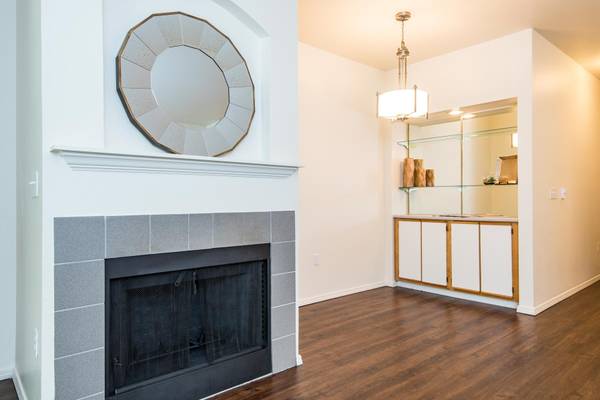 $1,612 / 2br - 810ft2 - $1,000 Off 1st Month's Rent on Select Apartments! Call for Details. (Wilsonville - I5, 205, Tigard, Oregon City, T)63831327692161123