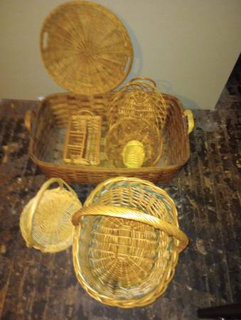 8 assorted baskets 1